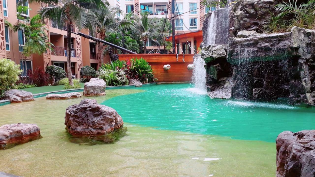 Atlantis Condo Resort By Somphong Jomtien Beach Exteriör bild
