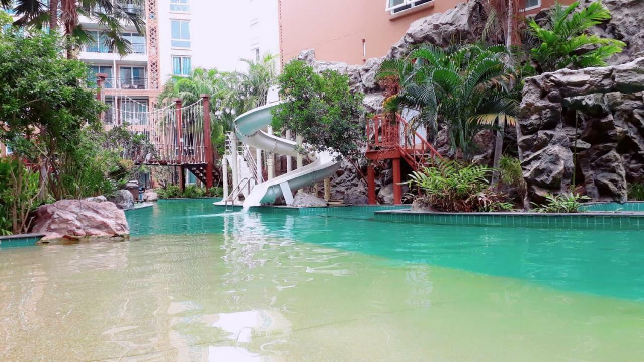 Atlantis Condo Resort By Somphong Jomtien Beach Exteriör bild