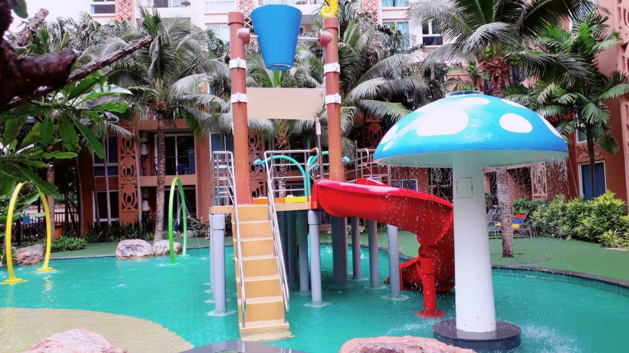 Atlantis Condo Resort By Somphong Jomtien Beach Exteriör bild